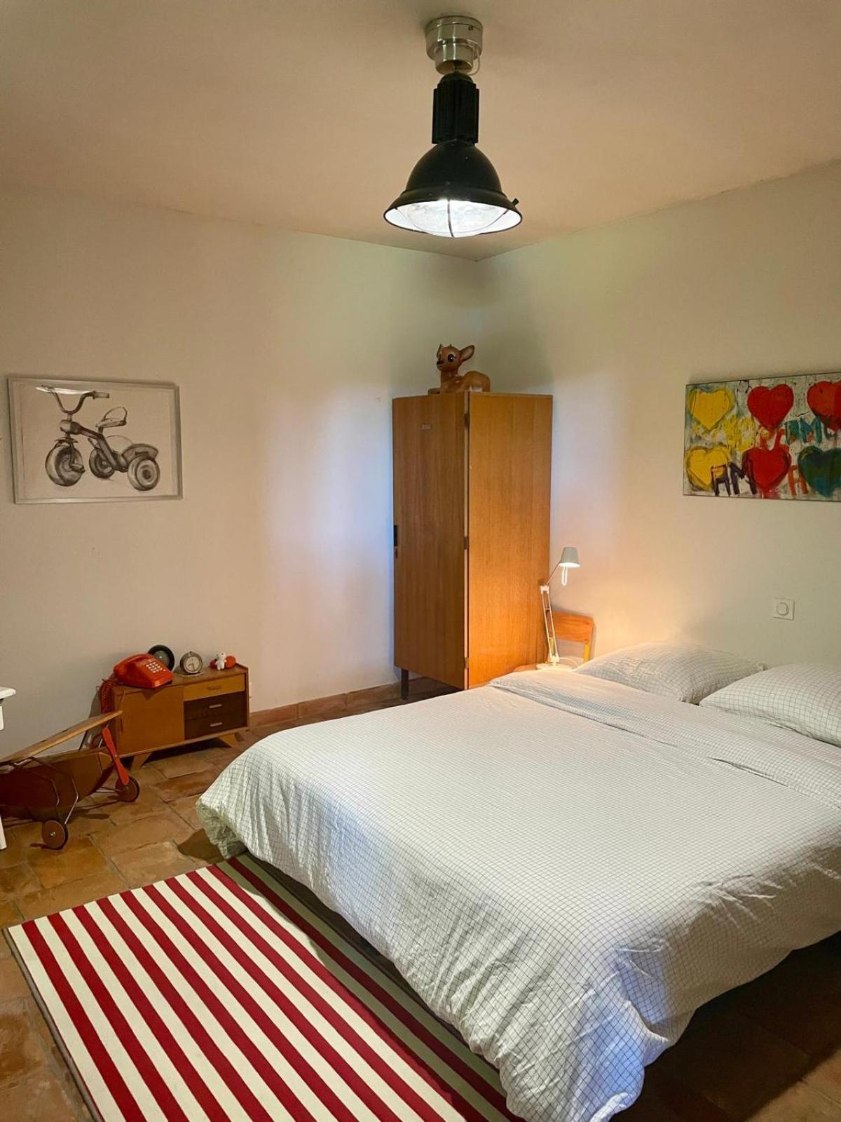 Mas Carita Bed & Breakfast Cabannes Oda fotoğraf